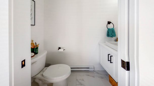 12 Lilac Bathroom